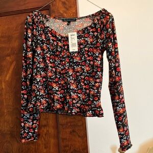 Derek heart, long sleeve shirt, Size M, Brand New, never worn, floral motif